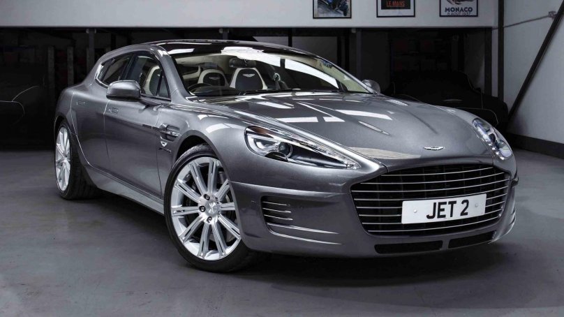 Астон Мартин универсал