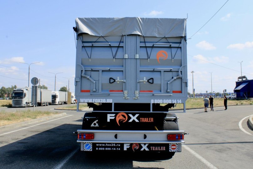 Самосвальный прицеп с Китая