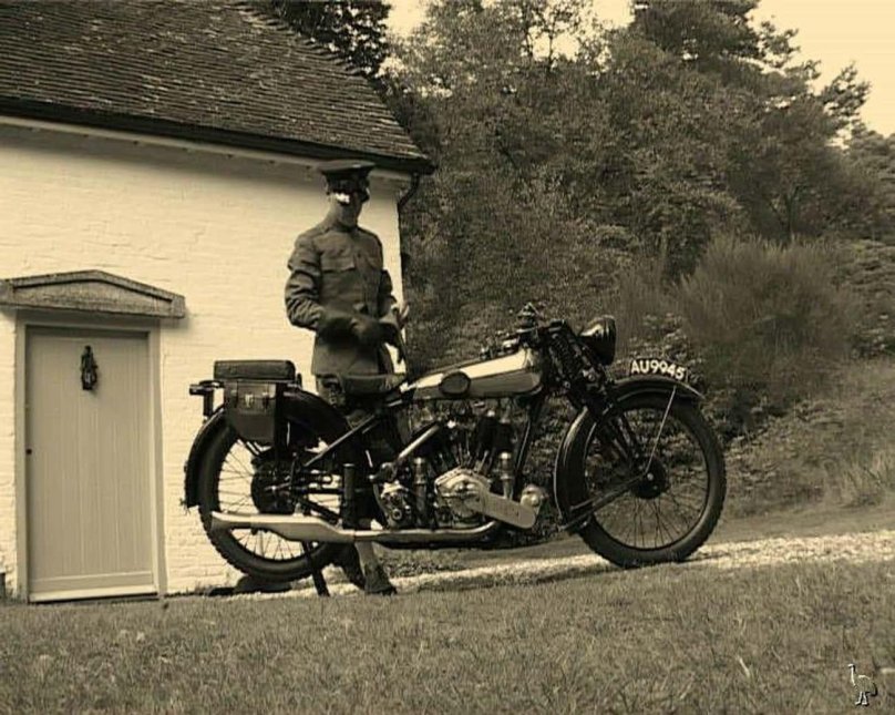 Мотоцикл brough Superior