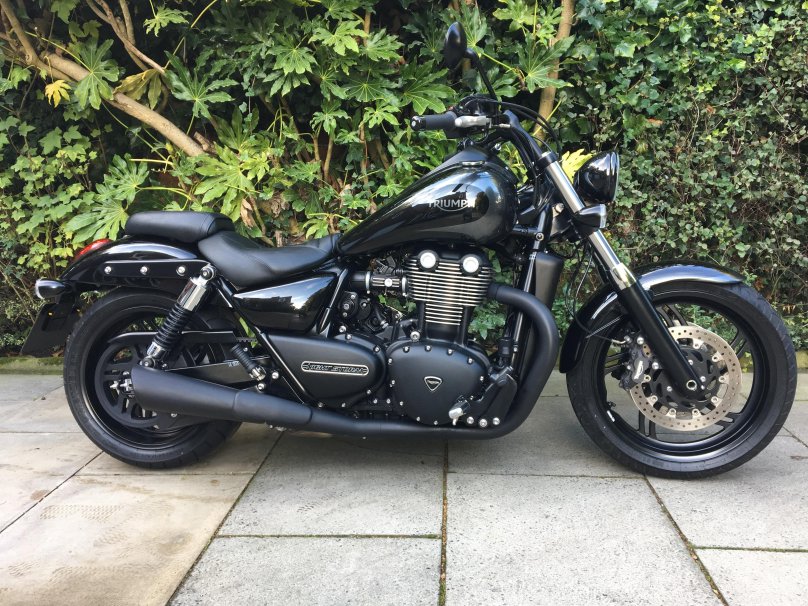 Triumph Thunderbird Storm