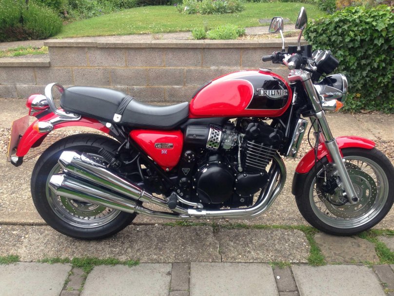 Мотоцикл Триумф Тандерберд 900