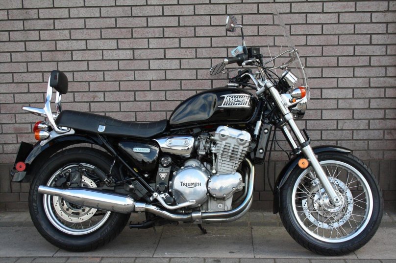 Мотоцикл Триумф Тандерберд 900