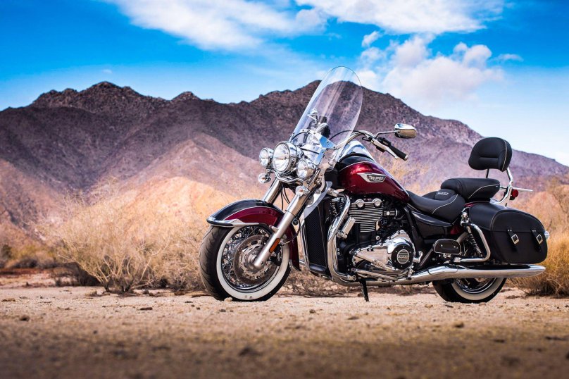 Триумф Тандерберд 1700