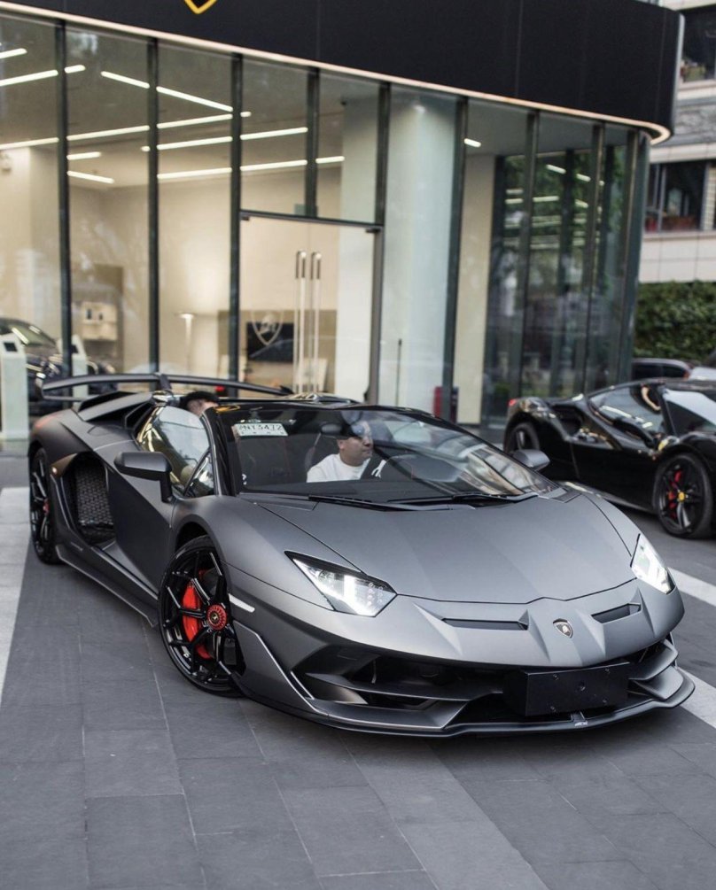 Ламборджини авентадор