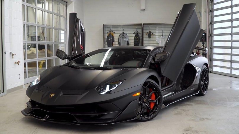 Black Lamborghini Aventador 2020