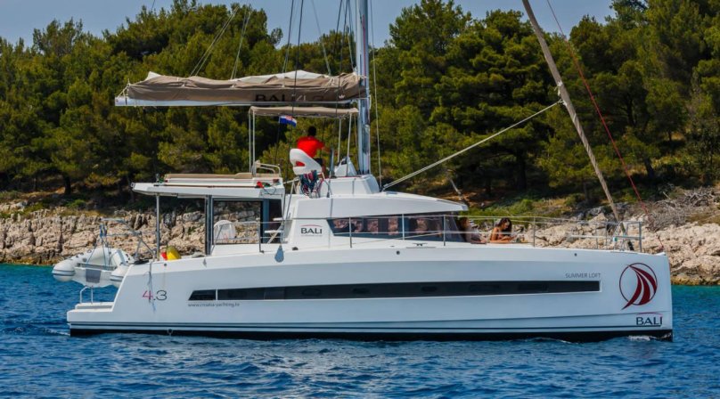 Катамаран Saona 47