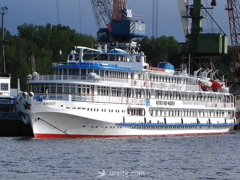 Теплоход Фадеев Пермь