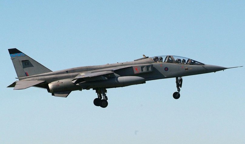 Ягуар самолет