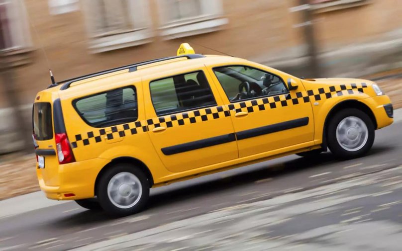 Лада Ларгус желтая