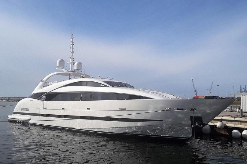 Яхта Isa 80m Varuna