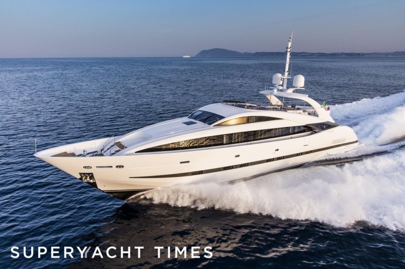 Яхта 120 футов