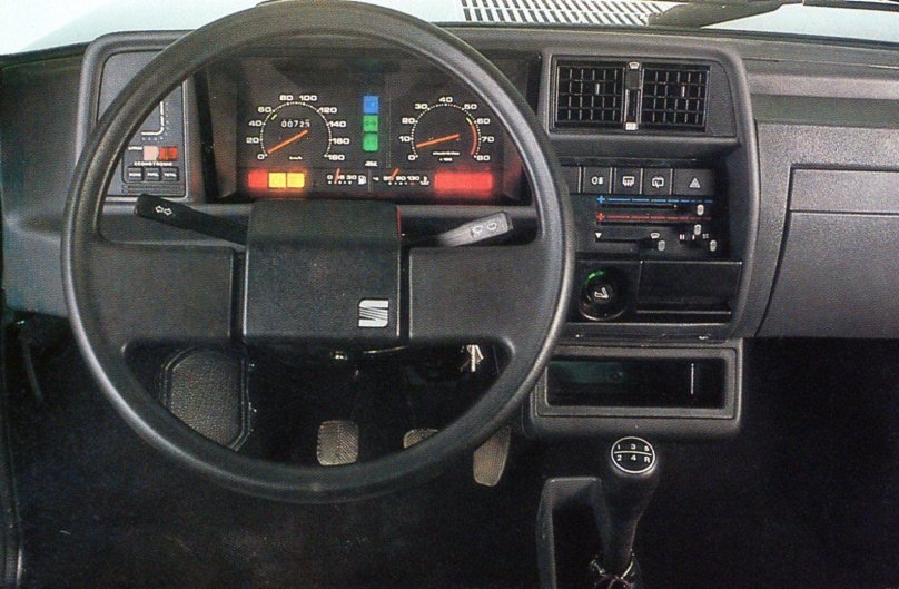 Citroen AX салон