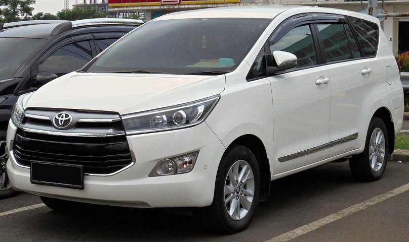 Toyota Innova 2015