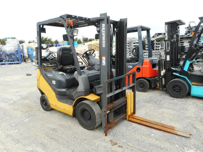 Вилочный погрузчик Коматсу 1.5