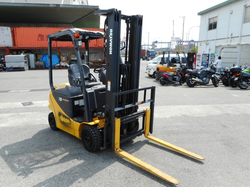 Вилочный погрузчик Комацу