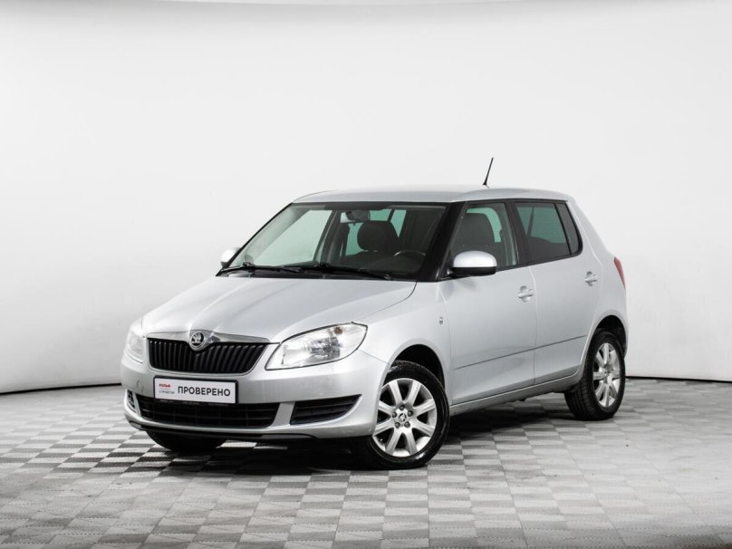 Шкода Фабия 2 2010