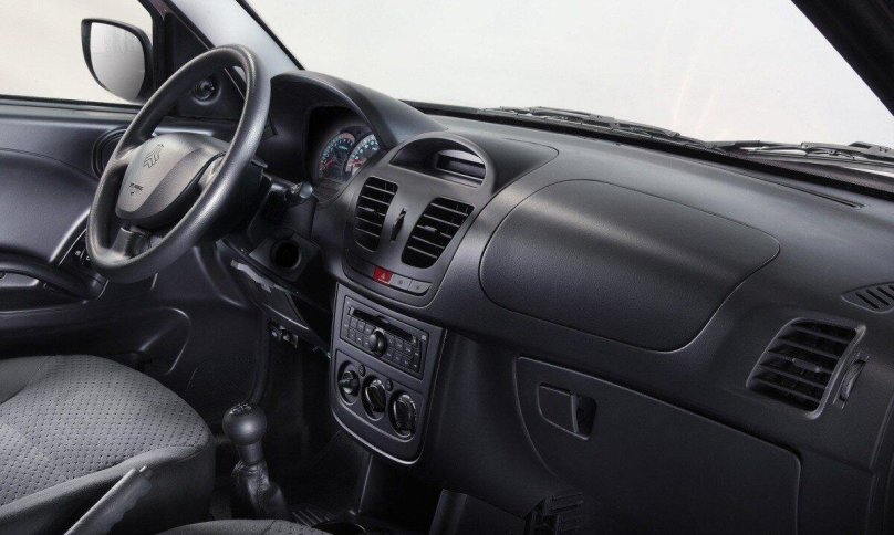 Saipa Saina салон