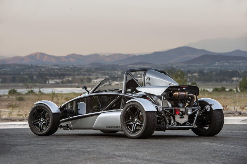 Машина Ариэль атом