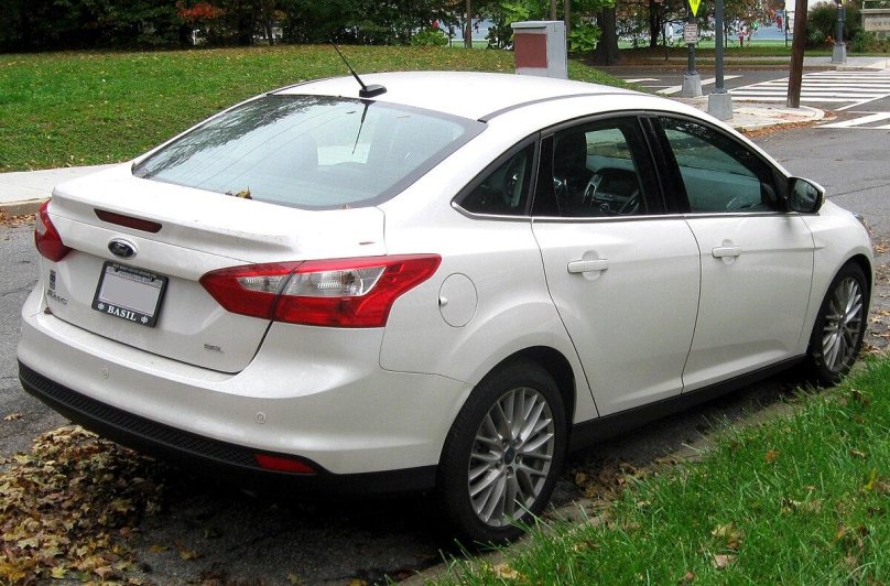 Ford Focus 2012 седан