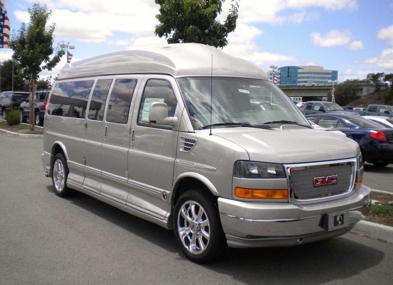 GMC Savana 2022