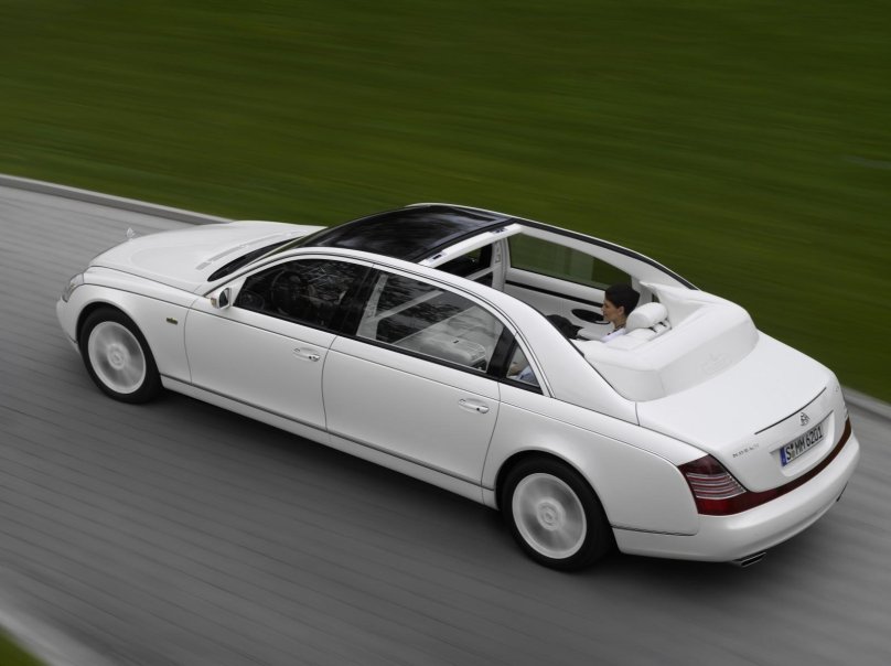 Машина Maybach 62s Landaulet