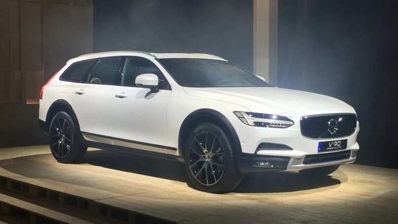 Volvo v90 Cross Country