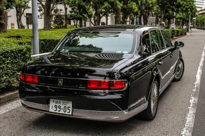 Toyota Century v12 1997