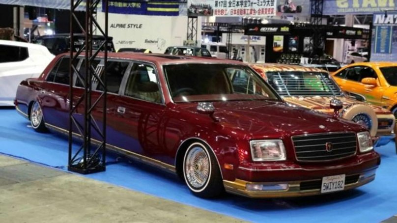 Сенчури Тойота v12