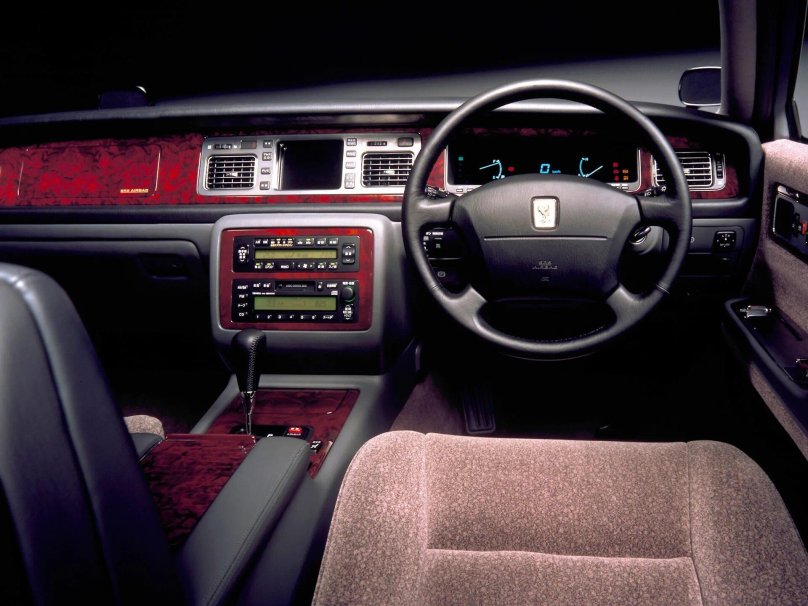Toyota Century v12