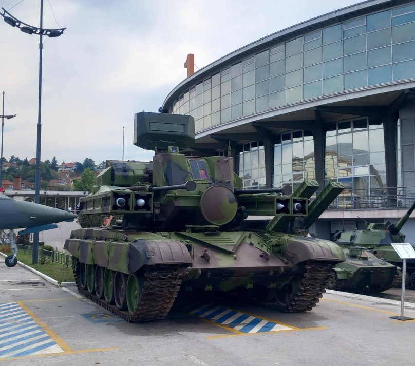 155-Мм САУ AHS Krab