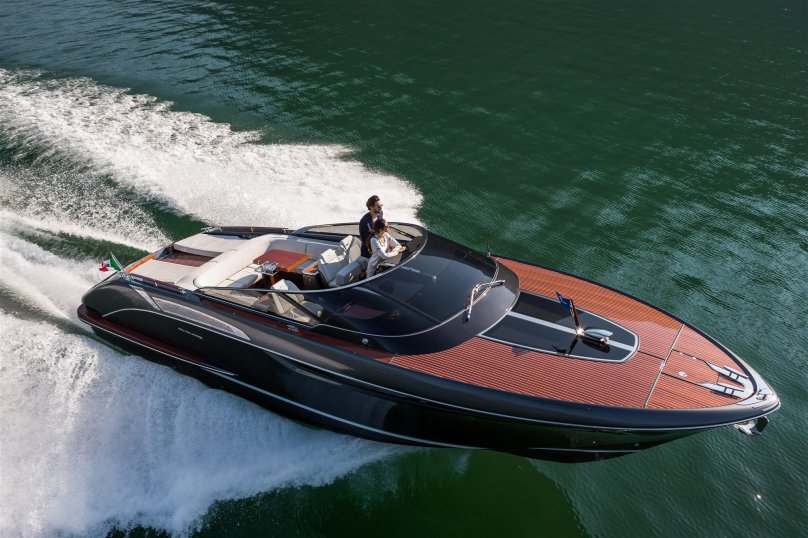 Яхта Riva