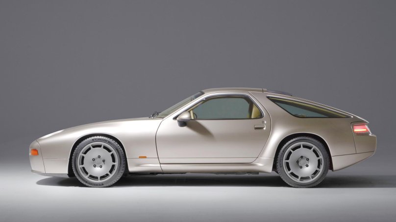 Porsche 928 2022
