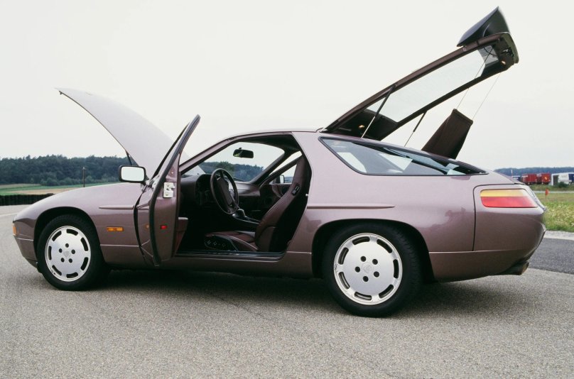Порше 928