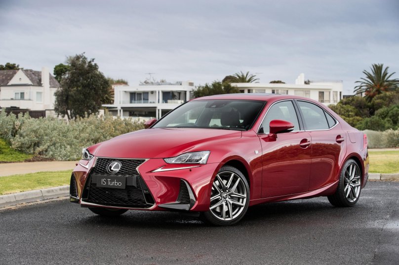 Lexus is 200t f Sport