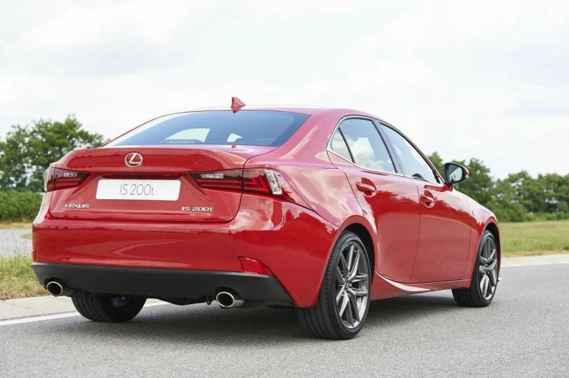 Лексус ИС 200т