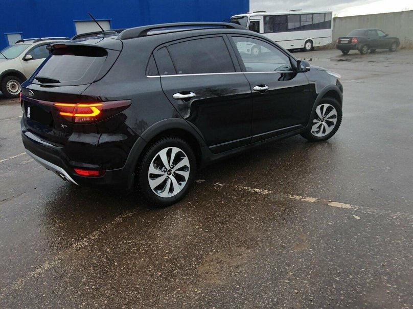 Kia Rio x черная