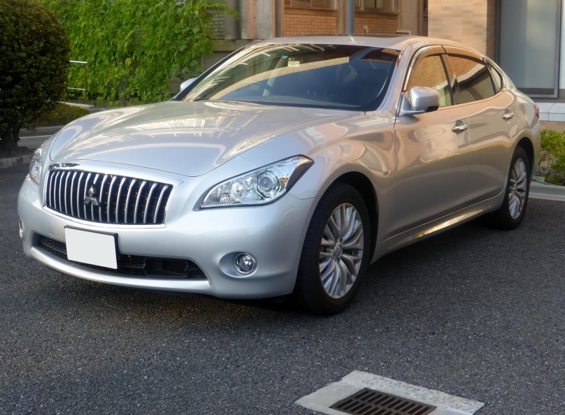 Мицубиси Дигнити