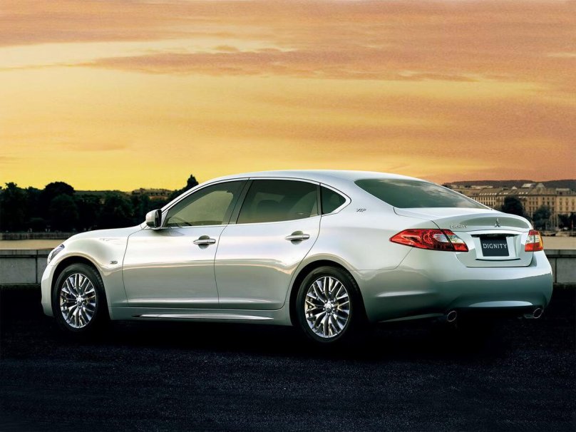 Мицубиси Дигнити