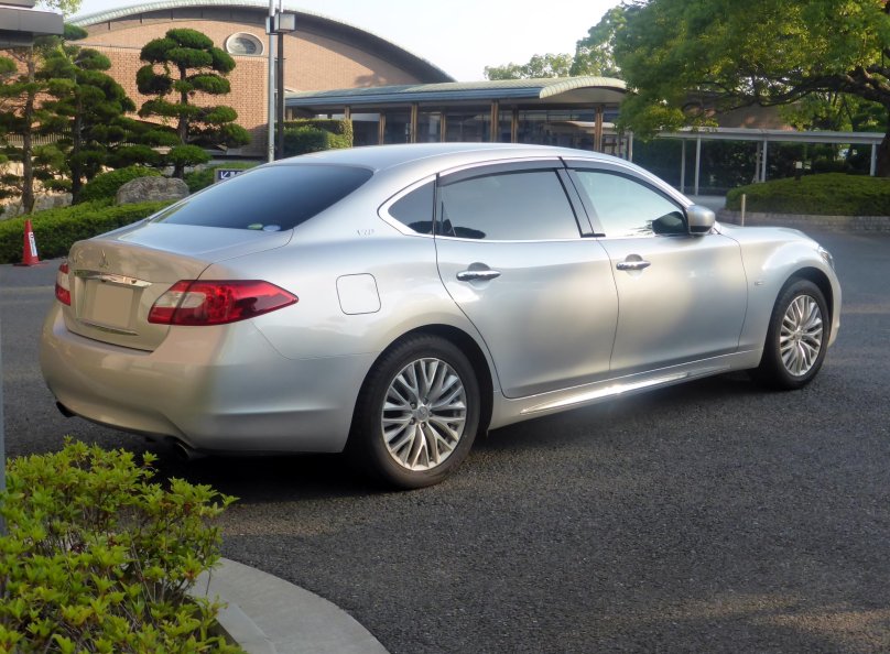 Mitsubishi Dignity Proudia