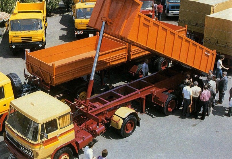 Грузовик ЛИАЗ 100