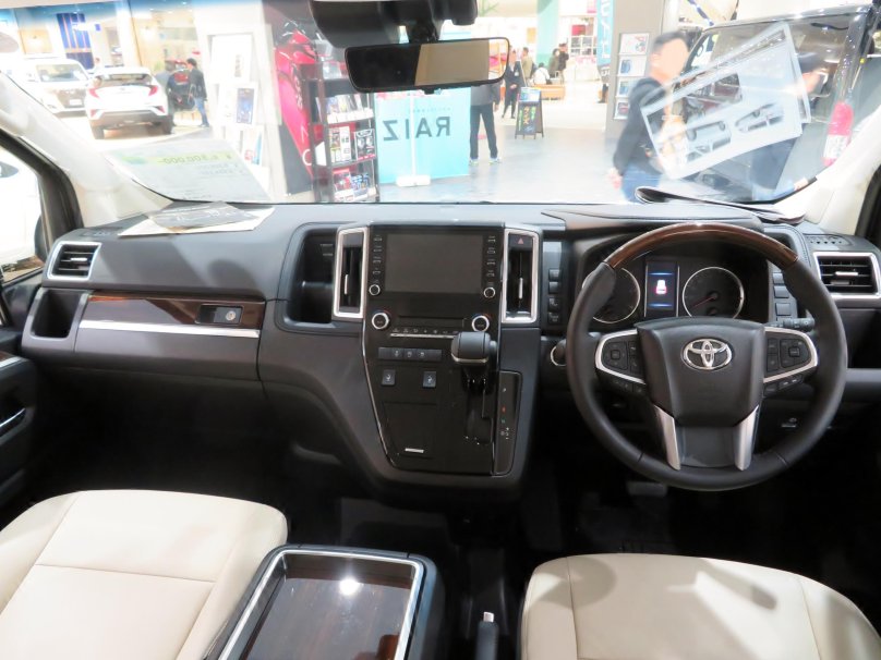 Toyota Granace Premium