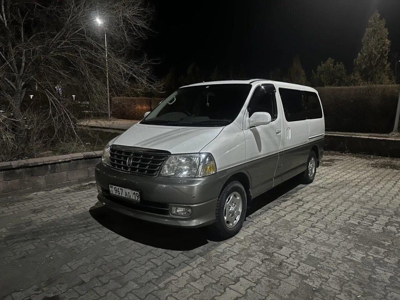 Тойота Гранд айс