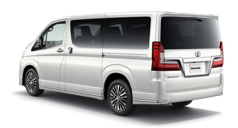 Тойота минивэн Granace