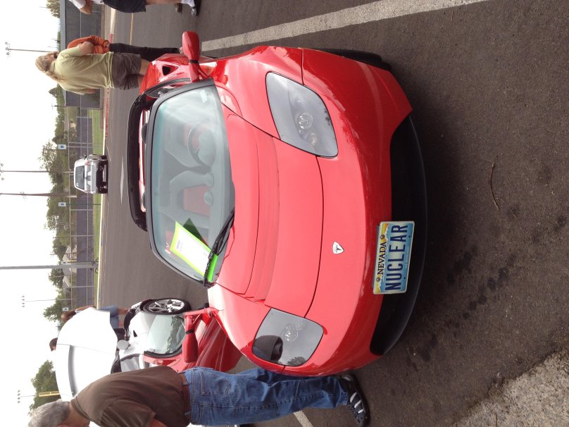 Тесла родстер 2008