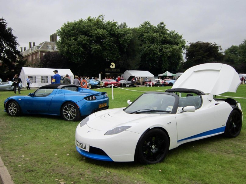 Тесла родстер