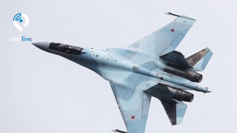 Истребитель Су-35