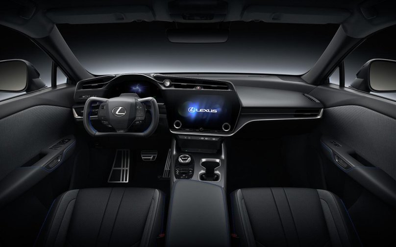 Лексус RZ 450e