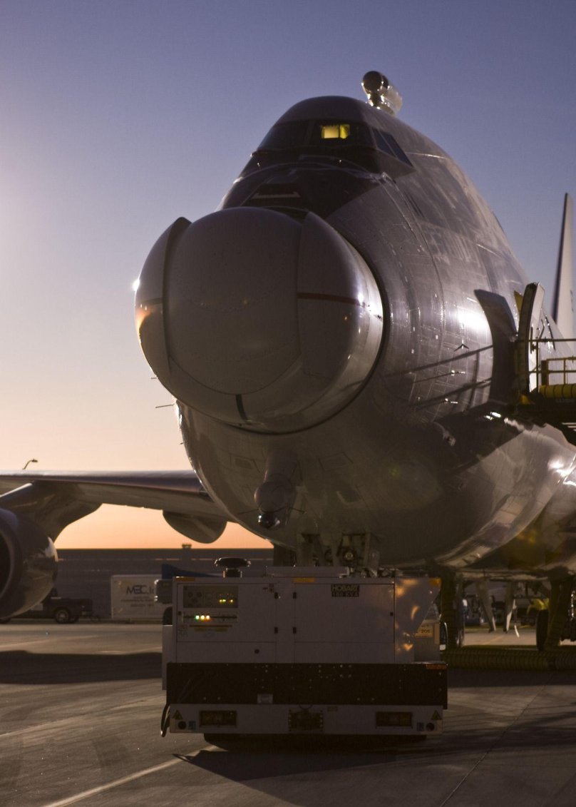 Самолет с лазером