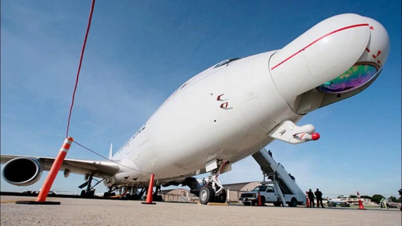 Боинг 747 с лазером