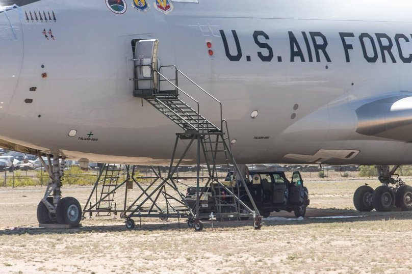 Хранилища самолетов